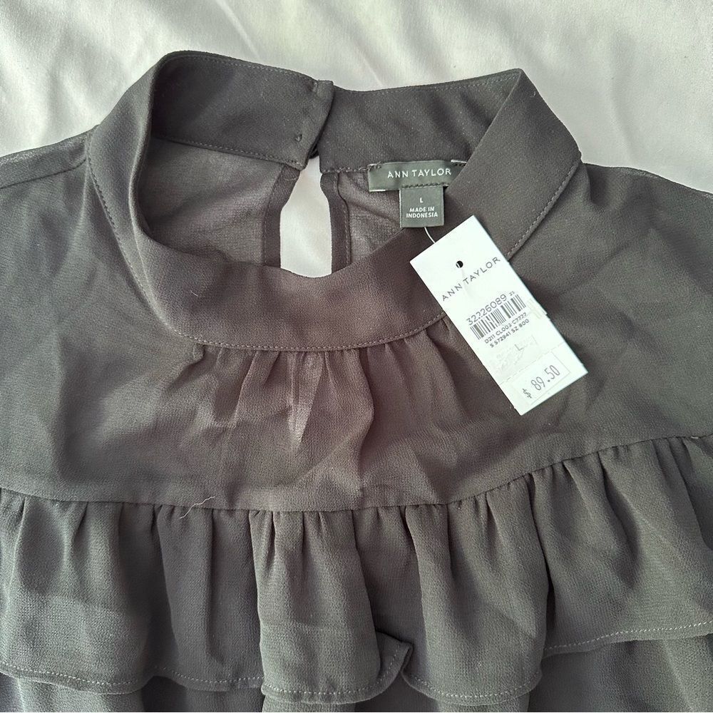 NWT! Ann Taylor Ruffle Flowy Peasant Blouse - Picture 5 of 9